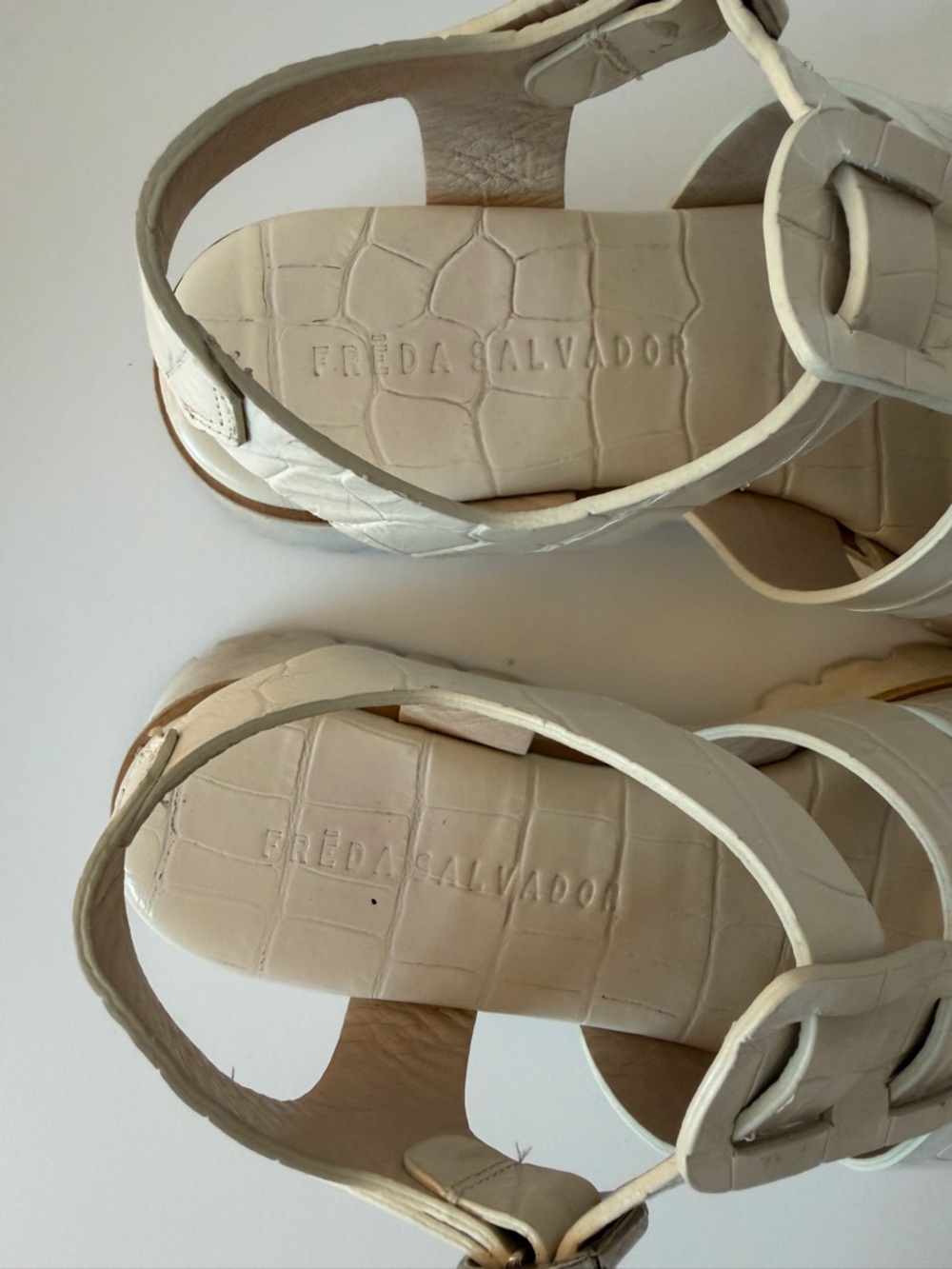 Freda Salvador Darya Lug Sole Fisherman Sandal in Bone Embossed Croc, Size 8 - Picture 8 of 10